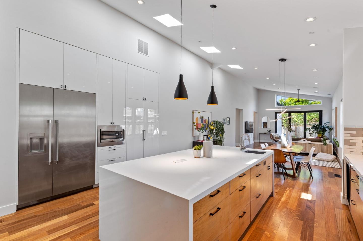 Detail Gallery Image 10 of 44 For 10271 Menhart Ln, Cupertino,  CA 95014 - 5 Beds | 3/1 Baths