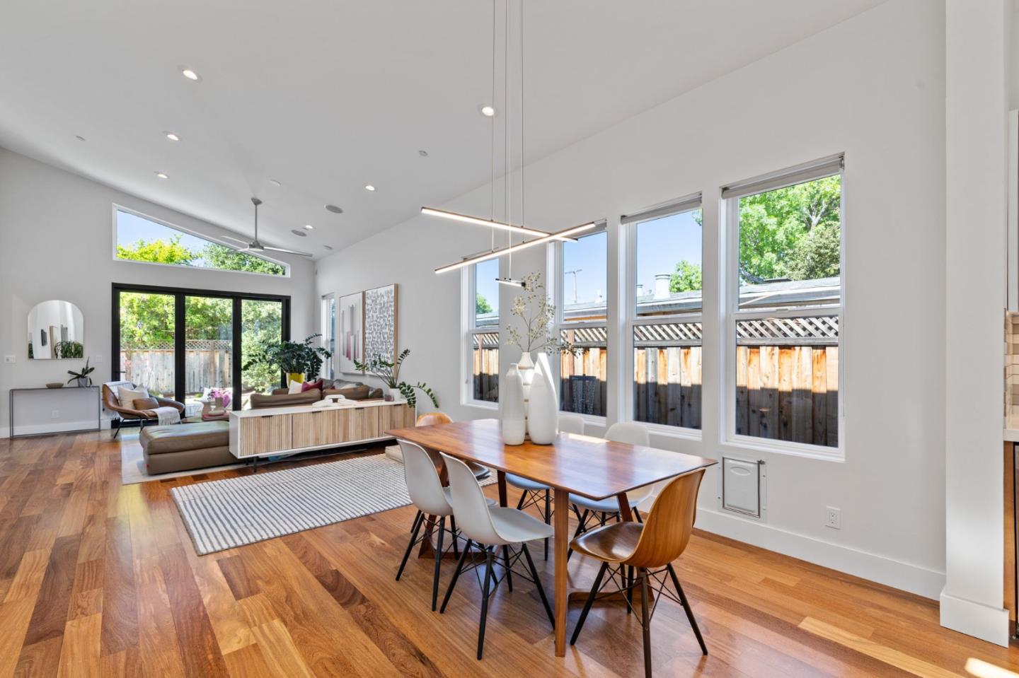 Detail Gallery Image 18 of 44 For 10271 Menhart Ln, Cupertino,  CA 95014 - 5 Beds | 3/1 Baths