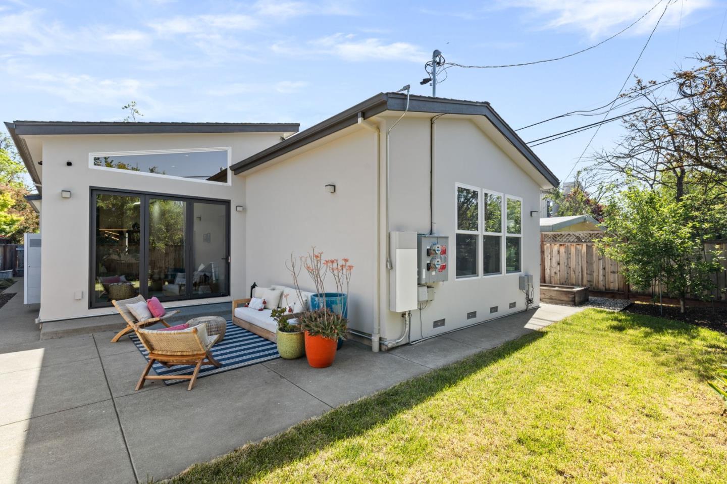 Detail Gallery Image 40 of 44 For 10271 Menhart Ln, Cupertino,  CA 95014 - 5 Beds | 3/1 Baths