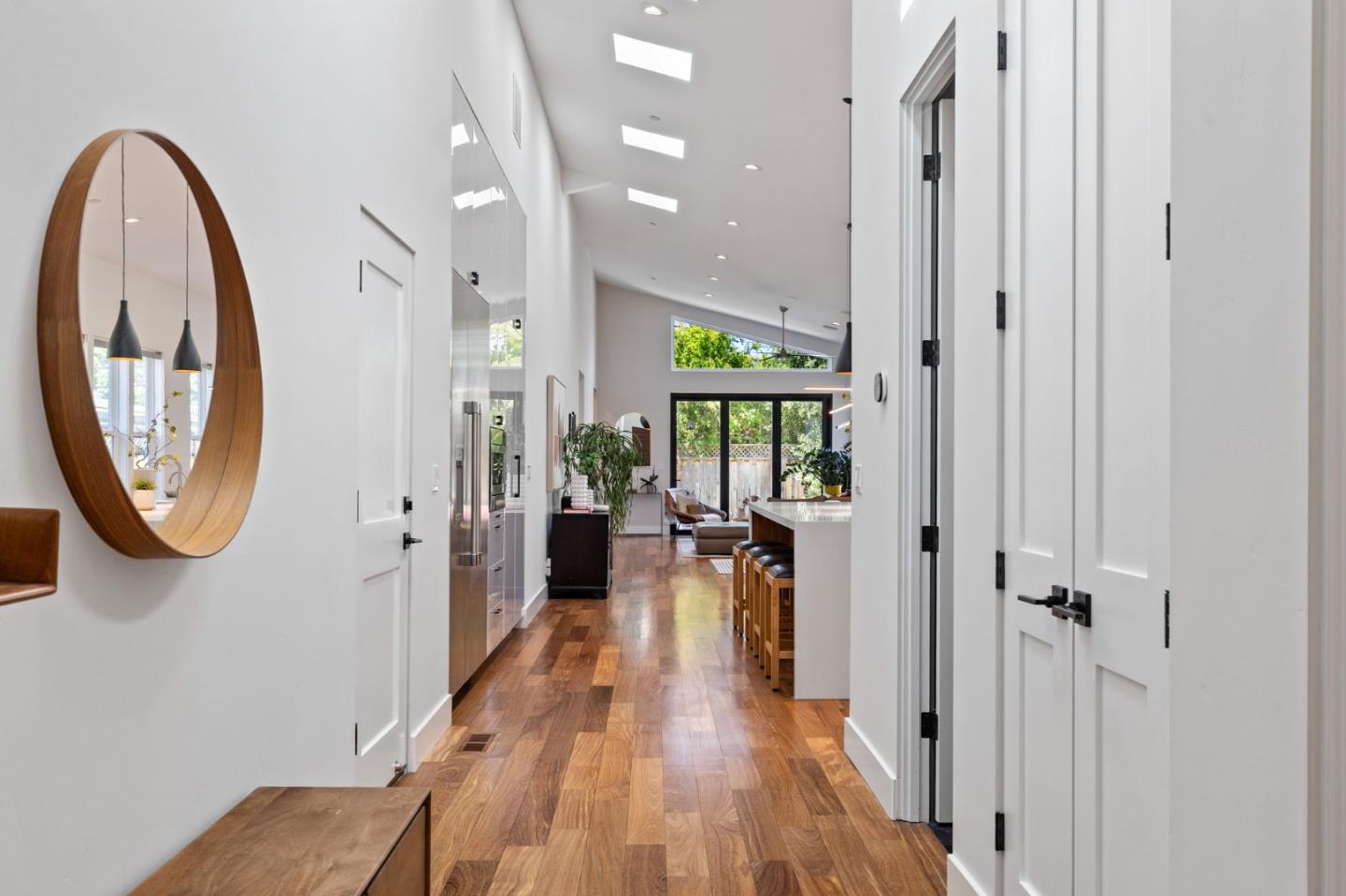 Detail Gallery Image 5 of 44 For 10271 Menhart Ln, Cupertino,  CA 95014 - 5 Beds | 3/1 Baths