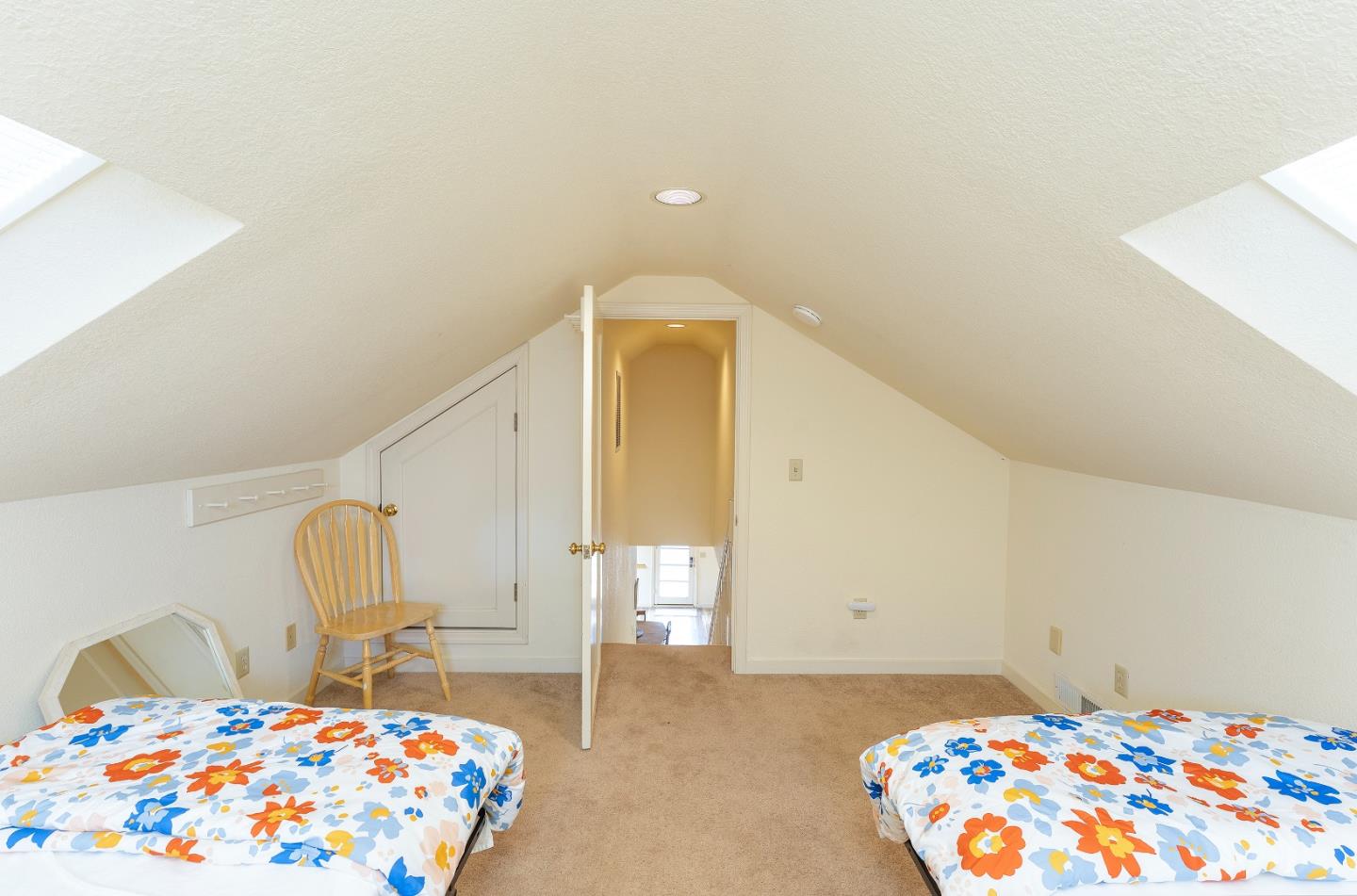 Detail Gallery Image 11 of 37 For 138 17th St a  B,  Pacific Grove,  CA 93950 - 3 Beds | 2 Baths