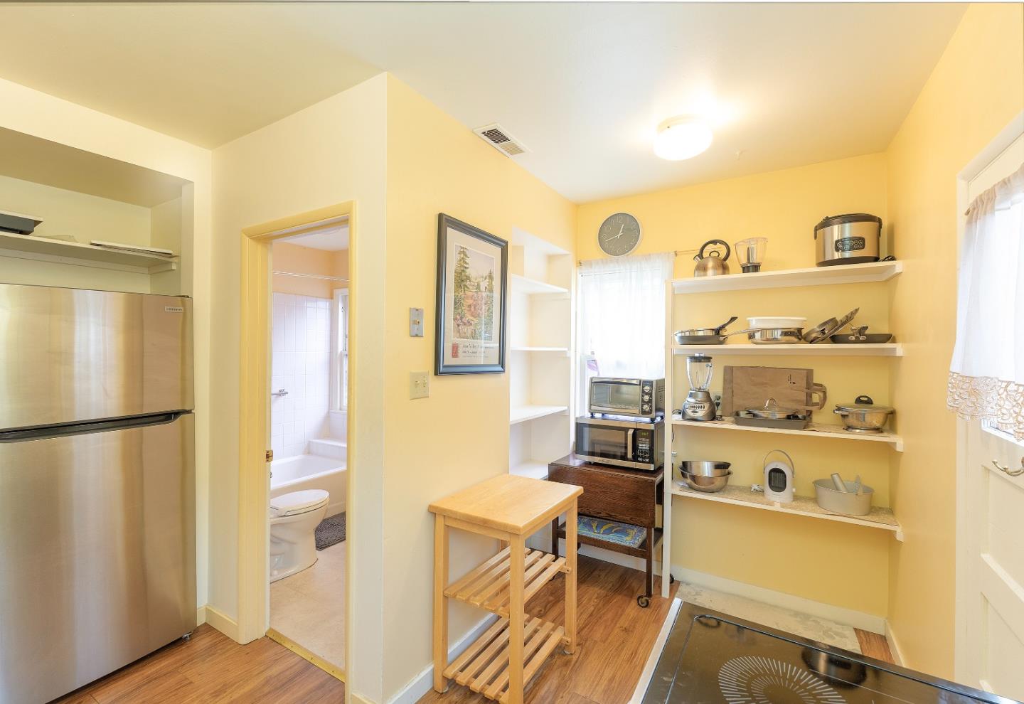 Detail Gallery Image 16 of 37 For 138 17th St a  B,  Pacific Grove,  CA 93950 - 3 Beds | 2 Baths