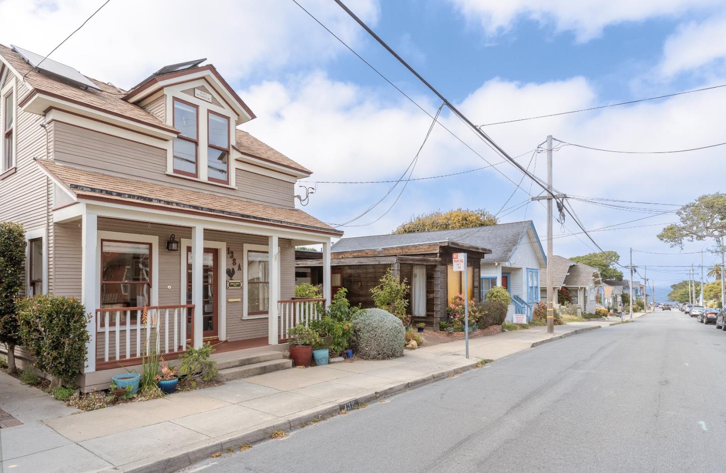 Detail Gallery Image 2 of 37 For 138 17th St a  B,  Pacific Grove,  CA 93950 - 3 Beds | 2 Baths