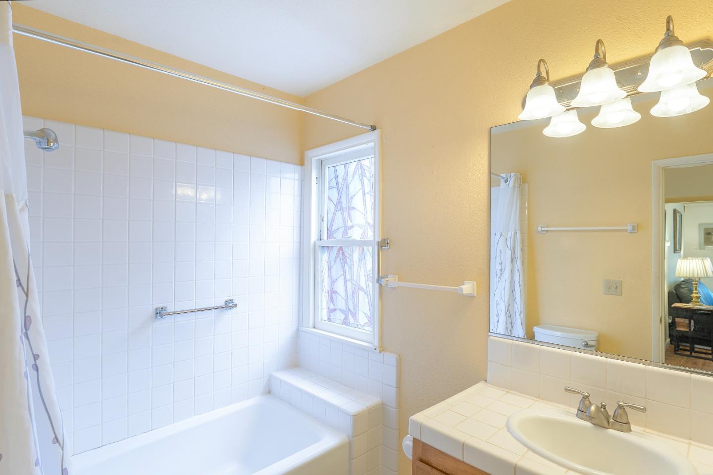Detail Gallery Image 22 of 37 For 138 17th St a  B,  Pacific Grove,  CA 93950 - 3 Beds | 2 Baths