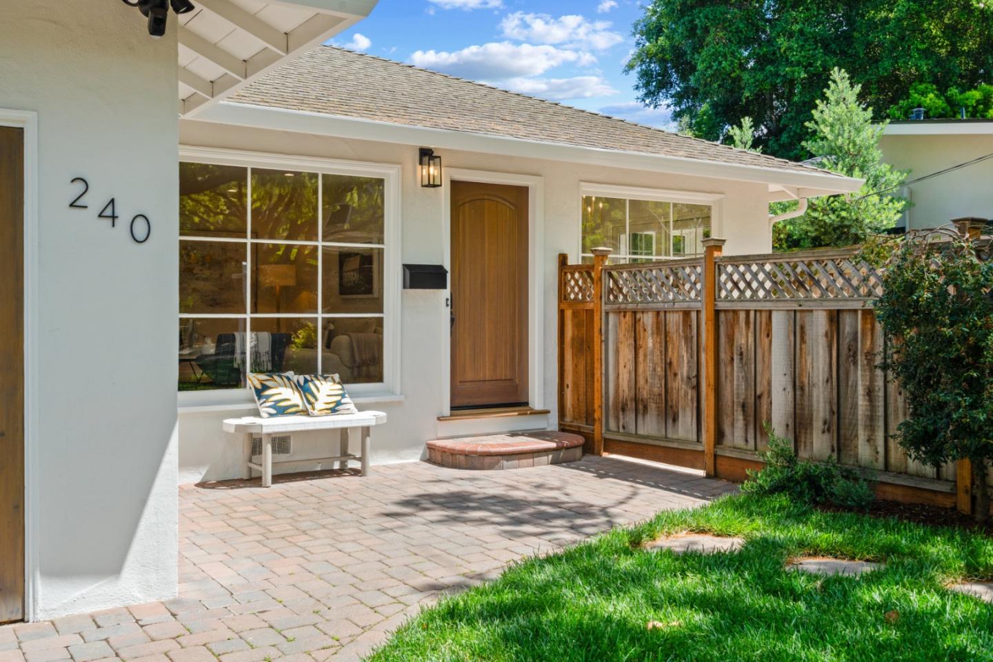 Detail Gallery Image 2 of 28 For 240 Marmona Dr, Menlo Park,  CA 94025 - 3 Beds | 2 Baths