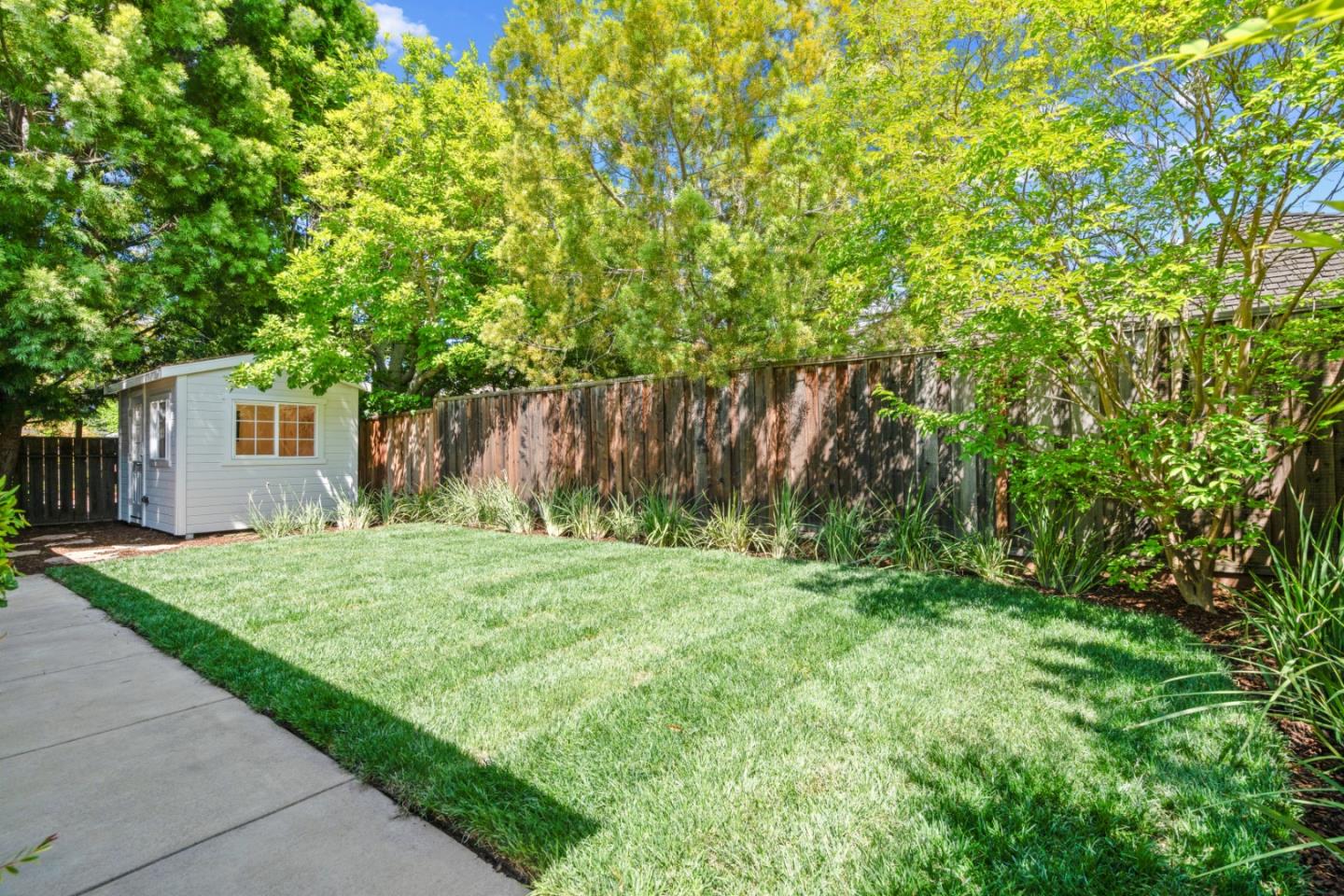 Detail Gallery Image 20 of 28 For 240 Marmona Dr, Menlo Park,  CA 94025 - 3 Beds | 2 Baths