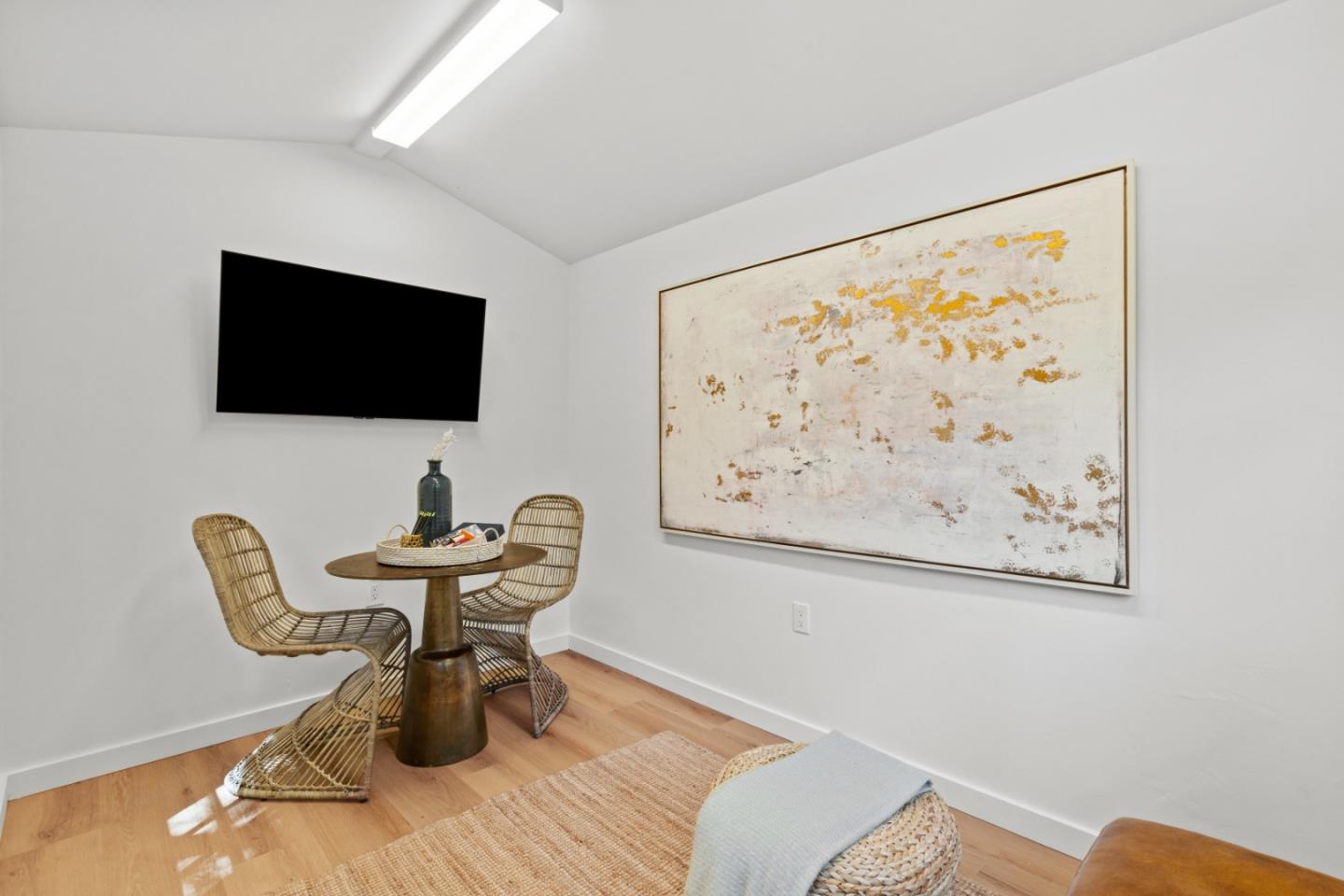 Detail Gallery Image 22 of 28 For 240 Marmona Dr, Menlo Park,  CA 94025 - 3 Beds | 2 Baths