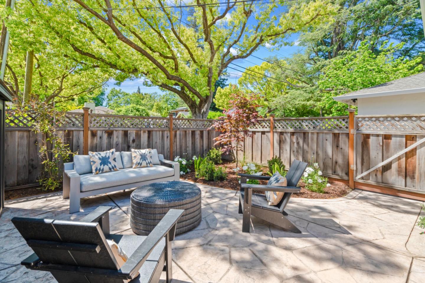 Detail Gallery Image 24 of 28 For 240 Marmona Dr, Menlo Park,  CA 94025 - 3 Beds | 2 Baths