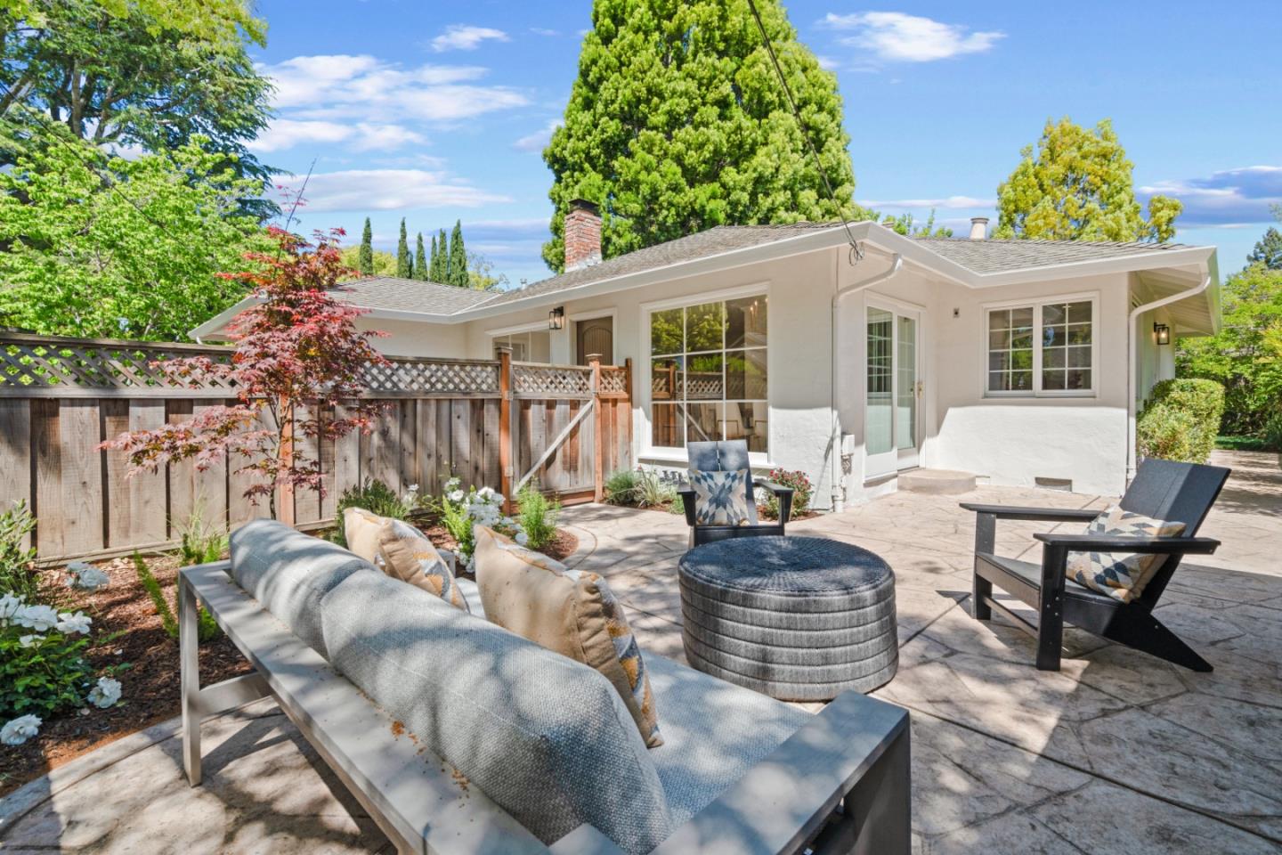 Detail Gallery Image 25 of 28 For 240 Marmona Dr, Menlo Park,  CA 94025 - 3 Beds | 2 Baths
