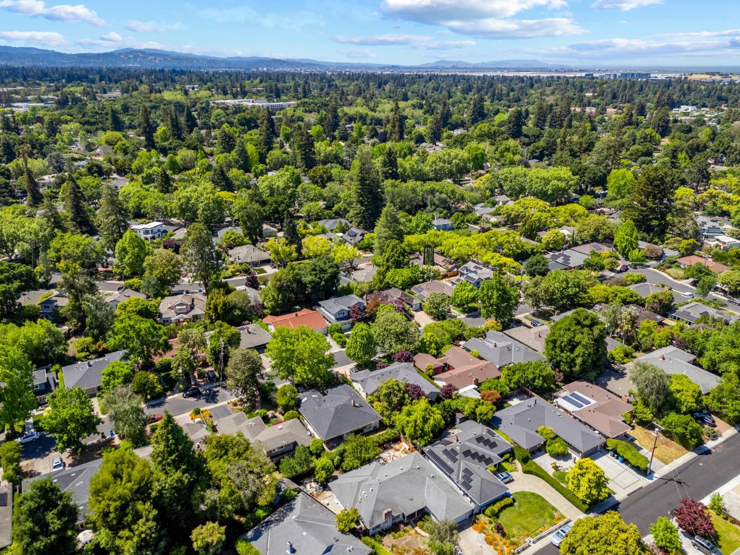 Detail Gallery Image 27 of 28 For 240 Marmona Dr, Menlo Park,  CA 94025 - 3 Beds | 2 Baths