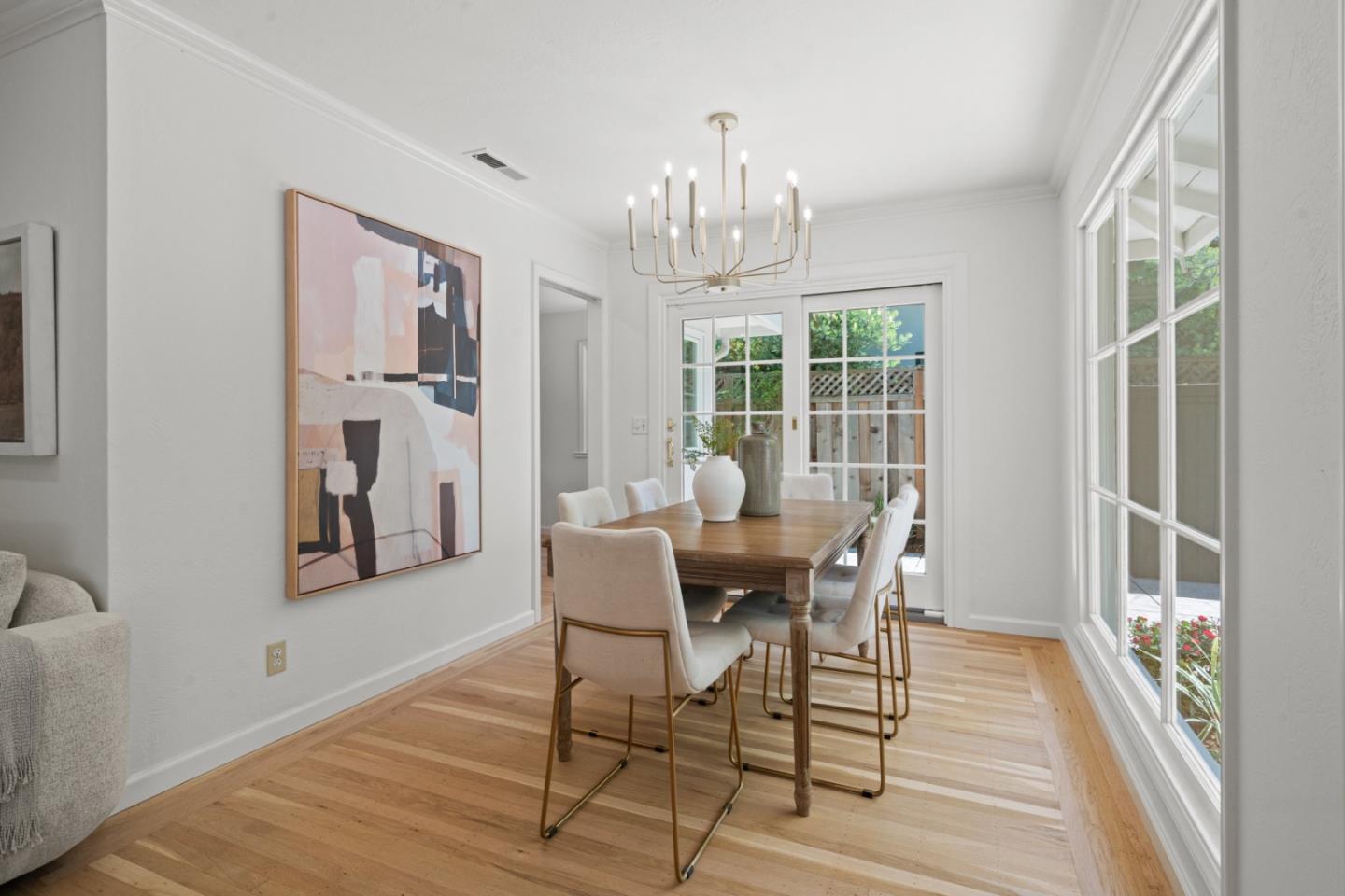 Detail Gallery Image 8 of 28 For 240 Marmona Dr, Menlo Park,  CA 94025 - 3 Beds | 2 Baths