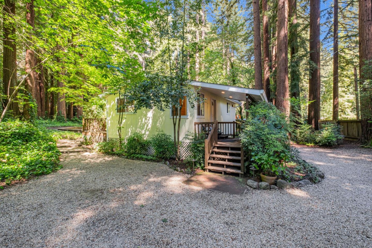 Detail Gallery Image 3 of 34 For 657 River Dr, Boulder Creek,  CA 95006 - 2 Beds | 1 Baths