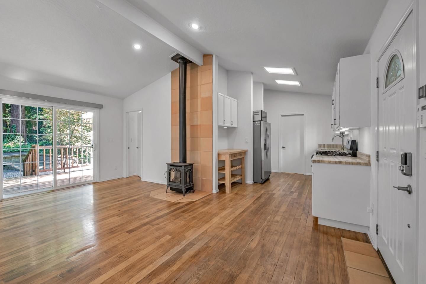 Detail Gallery Image 5 of 34 For 657 River Dr, Boulder Creek,  CA 95006 - 2 Beds | 1 Baths