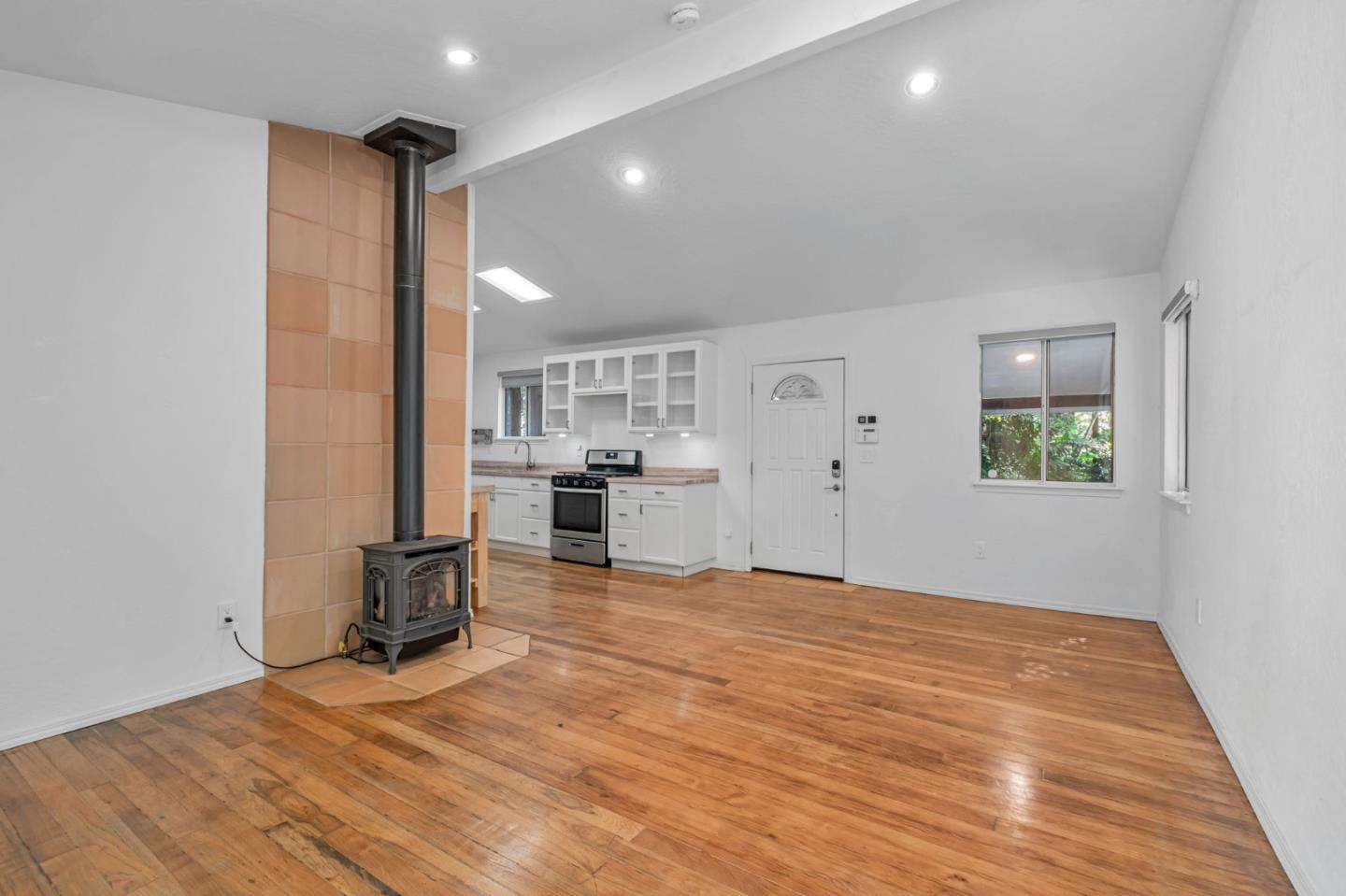 Detail Gallery Image 6 of 34 For 657 River Dr, Boulder Creek,  CA 95006 - 2 Beds | 1 Baths