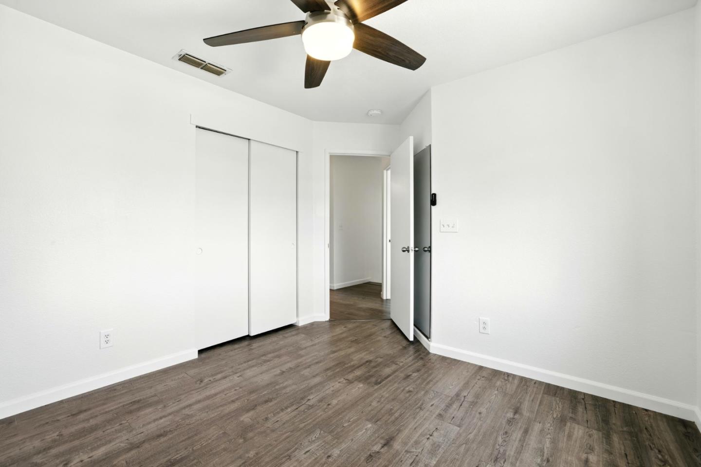 Detail Gallery Image 22 of 47 For 9512 Diamond Point Ln, Elk Grove,  CA 95758 - 4 Beds | 2/1 Baths