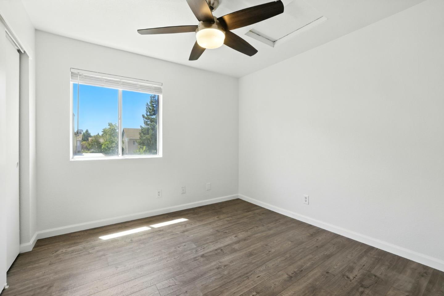 Detail Gallery Image 23 of 47 For 9512 Diamond Point Ln, Elk Grove,  CA 95758 - 4 Beds | 2/1 Baths
