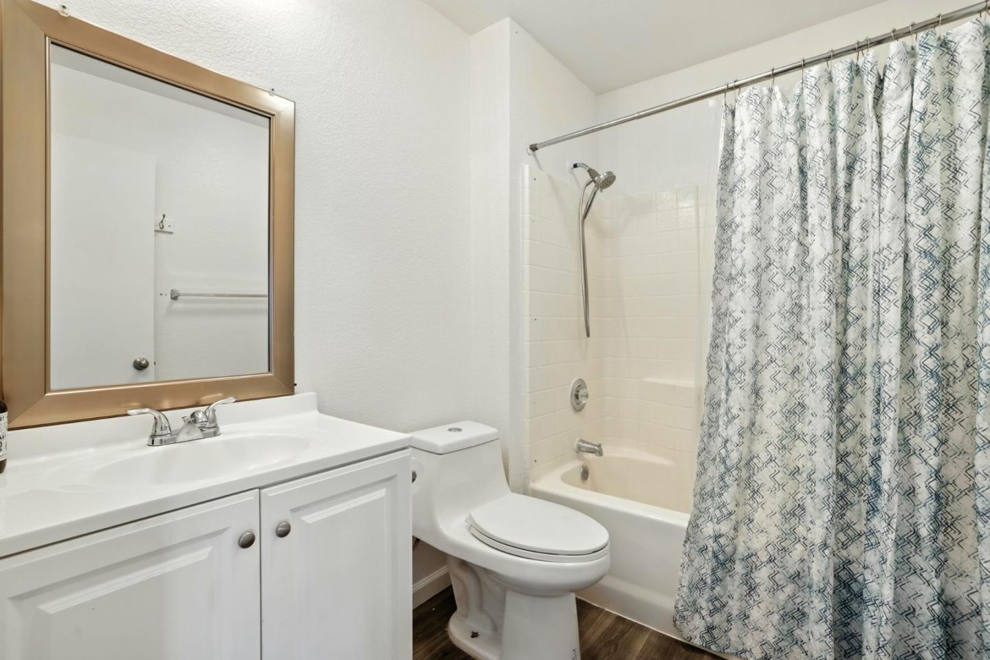 Detail Gallery Image 25 of 47 For 9512 Diamond Point Ln, Elk Grove,  CA 95758 - 4 Beds | 2/1 Baths