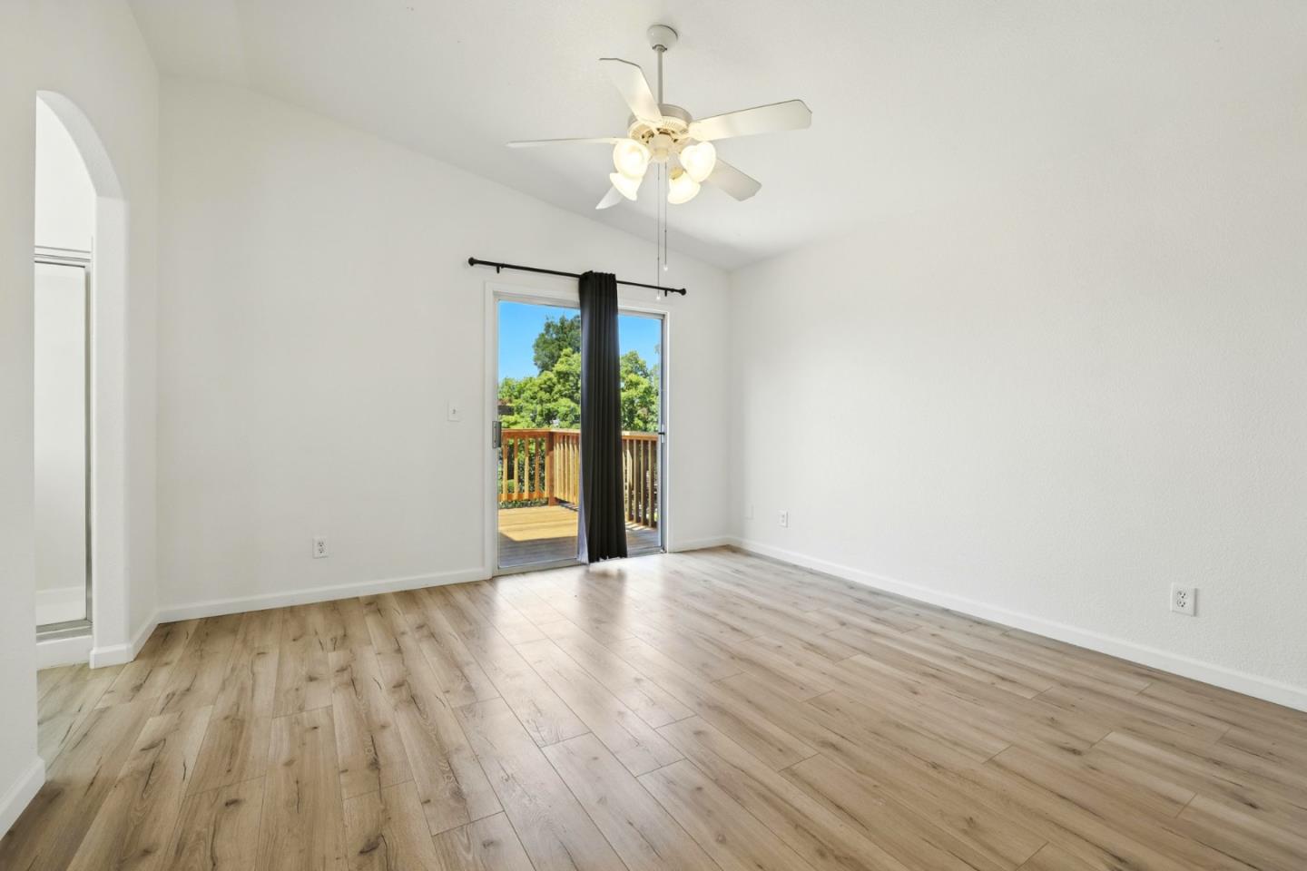 Detail Gallery Image 26 of 47 For 9512 Diamond Point Ln, Elk Grove,  CA 95758 - 4 Beds | 2/1 Baths