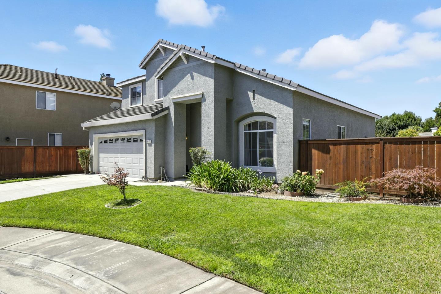 Detail Gallery Image 3 of 47 For 9512 Diamond Point Ln, Elk Grove,  CA 95758 - 4 Beds | 2/1 Baths