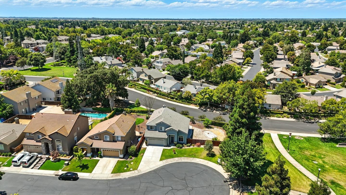 Detail Gallery Image 34 of 47 For 9512 Diamond Point Ln, Elk Grove,  CA 95758 - 4 Beds | 2/1 Baths