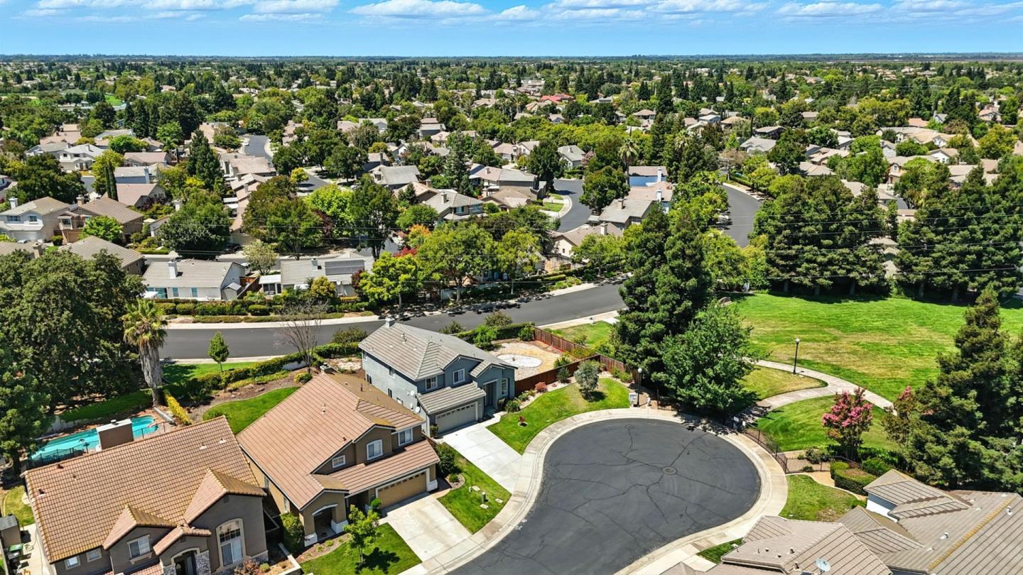 Detail Gallery Image 35 of 47 For 9512 Diamond Point Ln, Elk Grove,  CA 95758 - 4 Beds | 2/1 Baths
