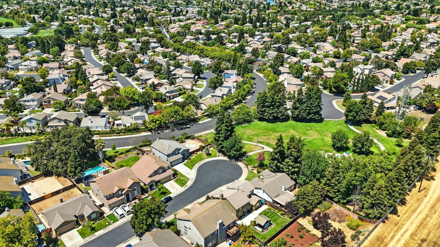 Detail Gallery Image 36 of 47 For 9512 Diamond Point Ln, Elk Grove,  CA 95758 - 4 Beds | 2/1 Baths
