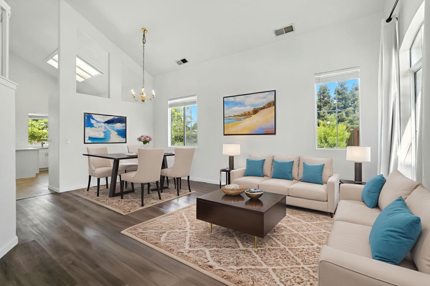 Detail Gallery Image 4 of 47 For 9512 Diamond Point Ln, Elk Grove,  CA 95758 - 4 Beds | 2/1 Baths