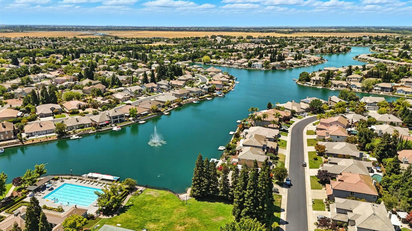 Detail Gallery Image 43 of 47 For 9512 Diamond Point Ln, Elk Grove,  CA 95758 - 4 Beds | 2/1 Baths