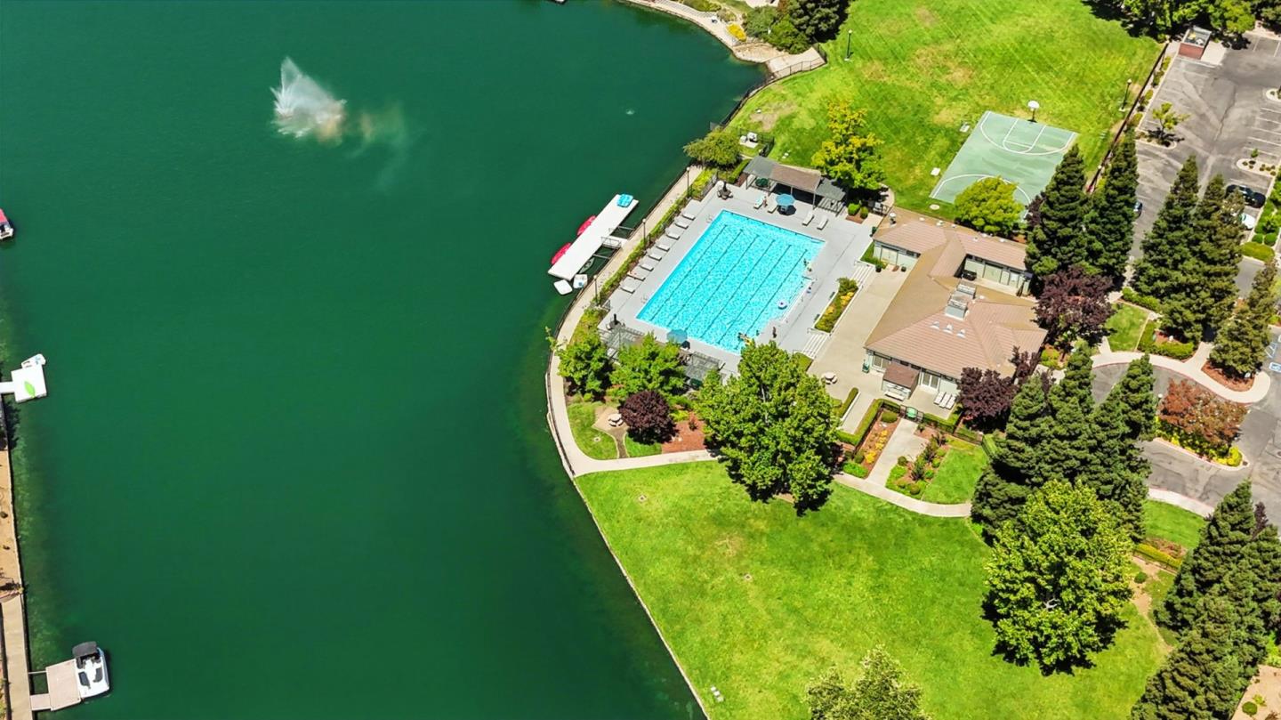 Detail Gallery Image 45 of 47 For 9512 Diamond Point Ln, Elk Grove,  CA 95758 - 4 Beds | 2/1 Baths