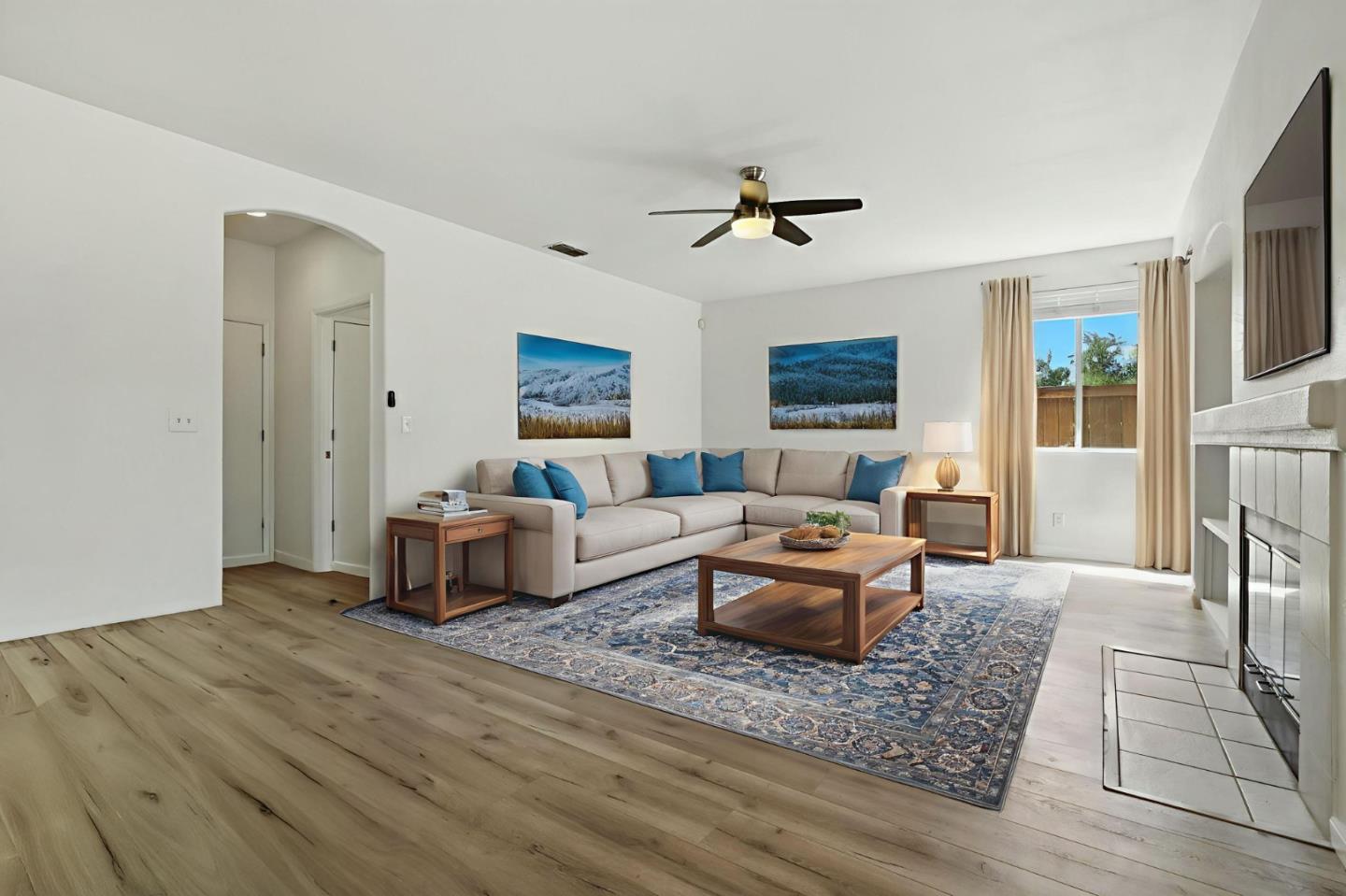 Detail Gallery Image 8 of 47 For 9512 Diamond Point Ln, Elk Grove,  CA 95758 - 4 Beds | 2/1 Baths