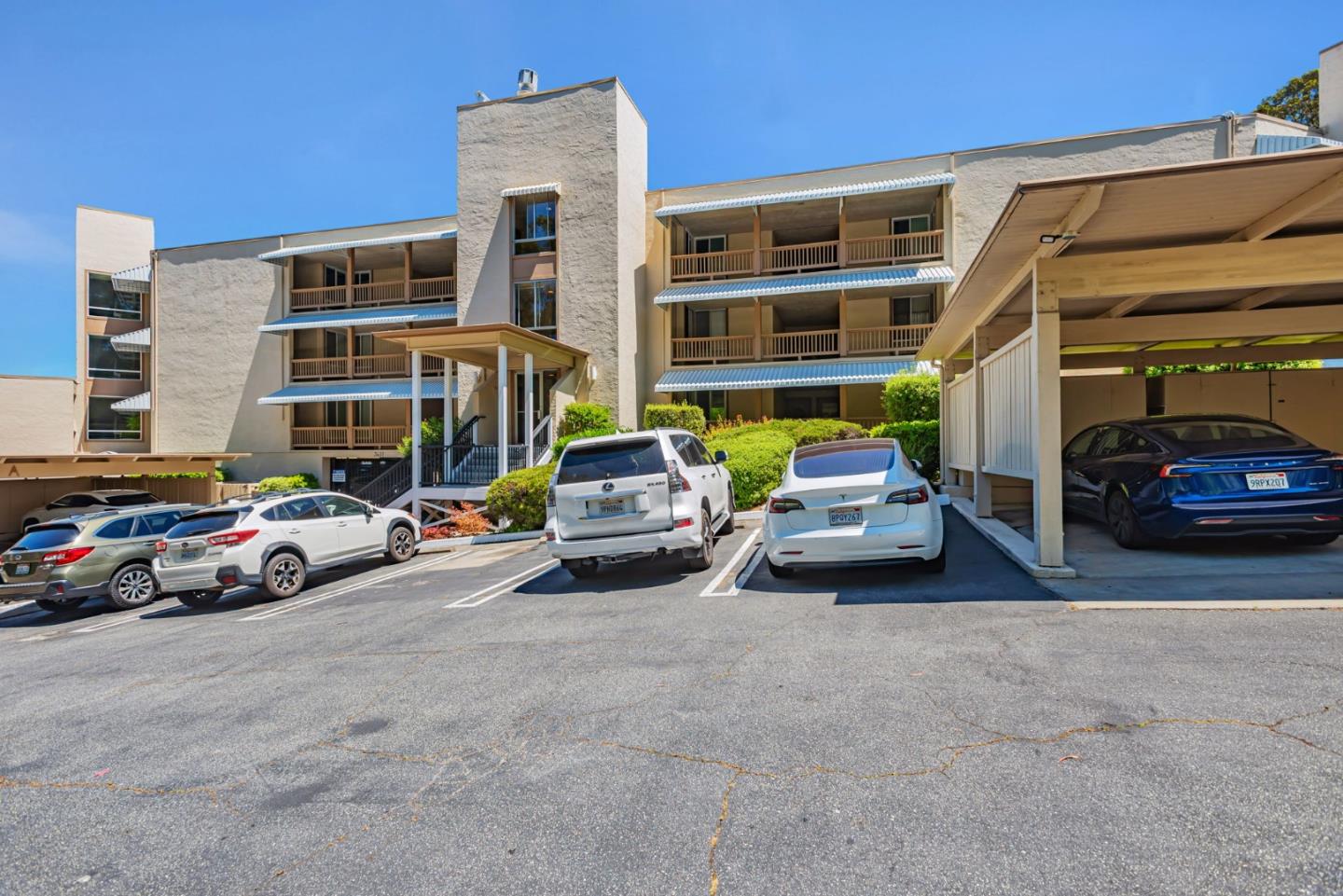 Detail Gallery Image 3 of 40 For 340 Vallejo Dr #83,  Millbrae,  CA 94030 - 2 Beds | 2 Baths
