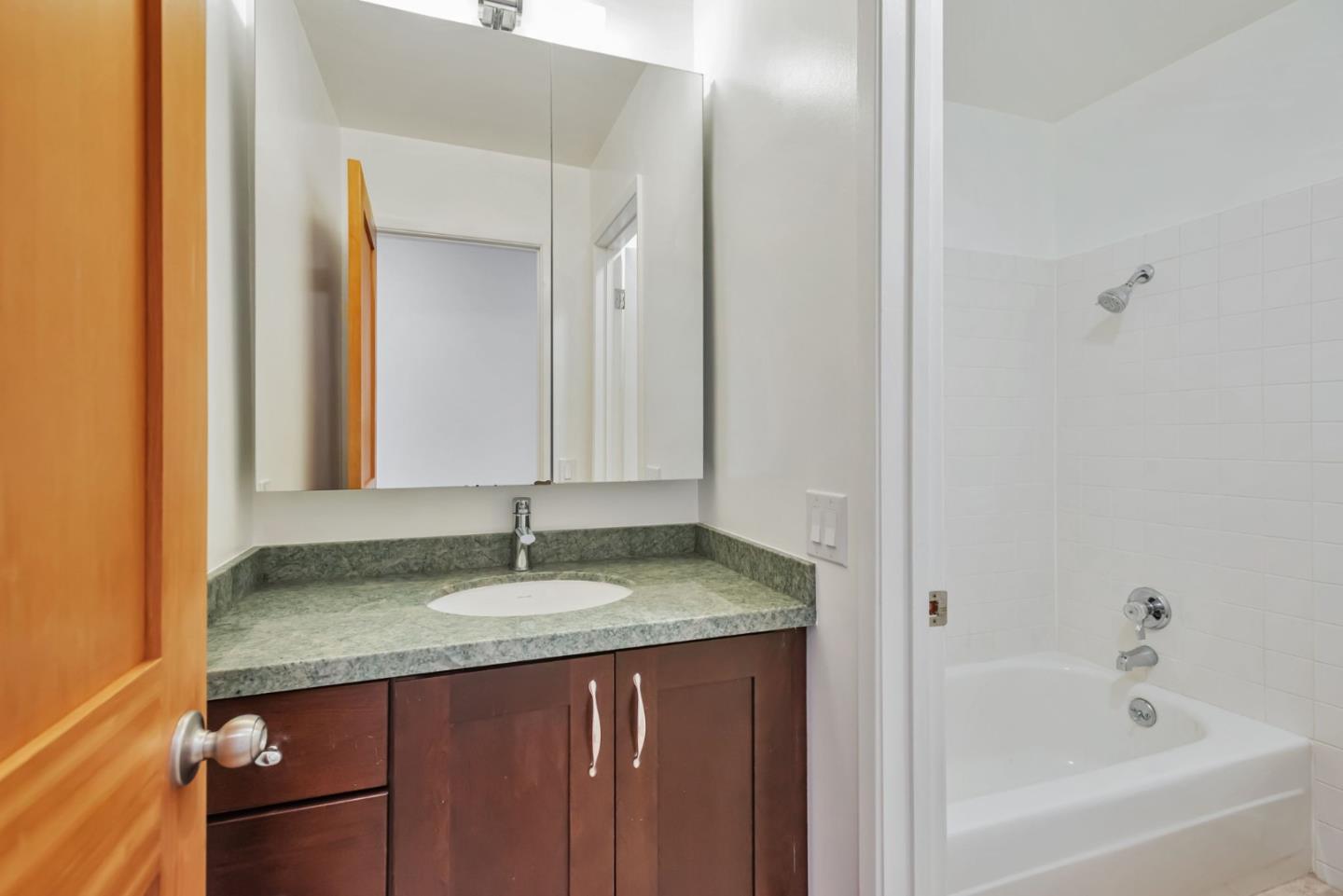 Detail Gallery Image 31 of 40 For 340 Vallejo Dr #83,  Millbrae,  CA 94030 - 2 Beds | 2 Baths