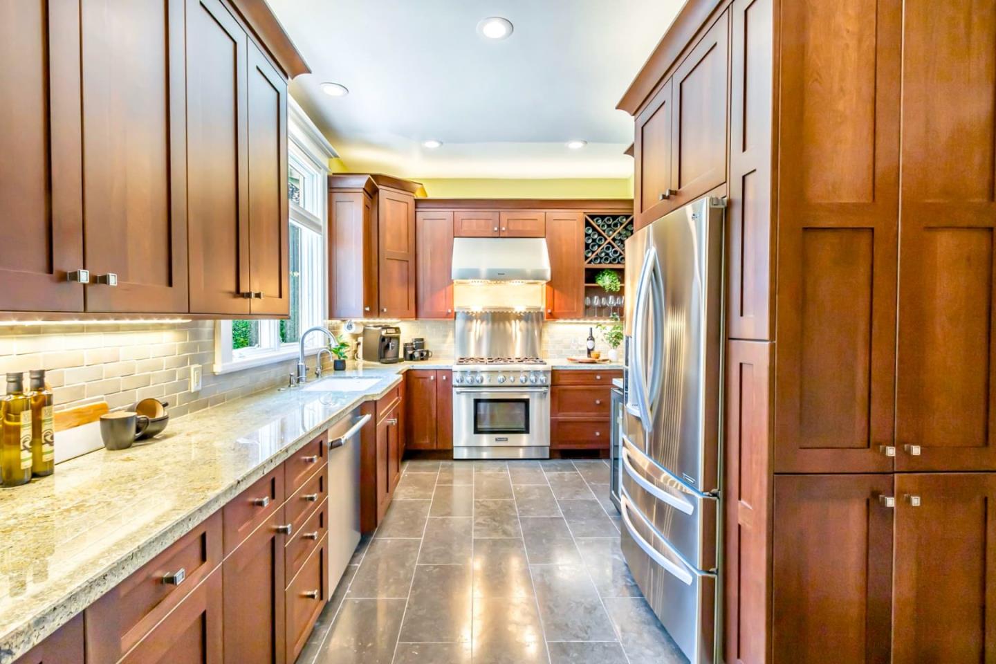Detail Gallery Image 18 of 65 For 190 S 15th St, San Jose,  CA 95112 - 6 Beds | 3 Baths