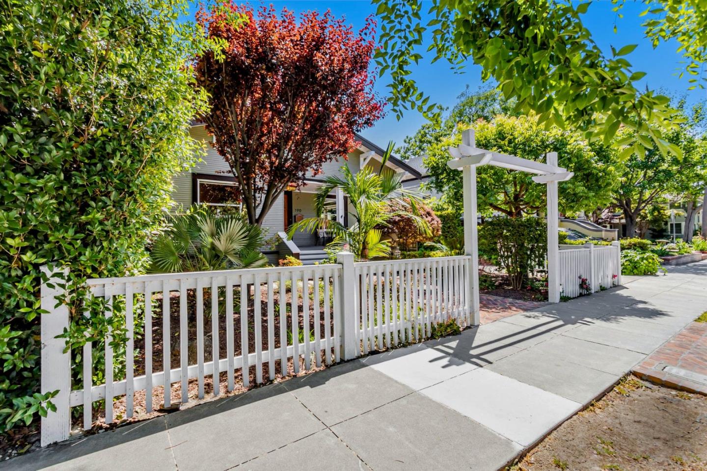 Detail Gallery Image 4 of 65 For 190 S 15th St, San Jose,  CA 95112 - 6 Beds | 3 Baths