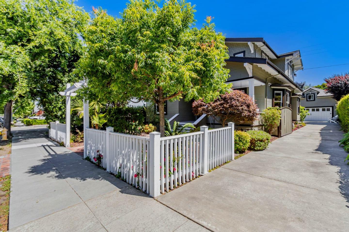 Detail Gallery Image 5 of 65 For 190 S 15th St, San Jose,  CA 95112 - 6 Beds | 3 Baths