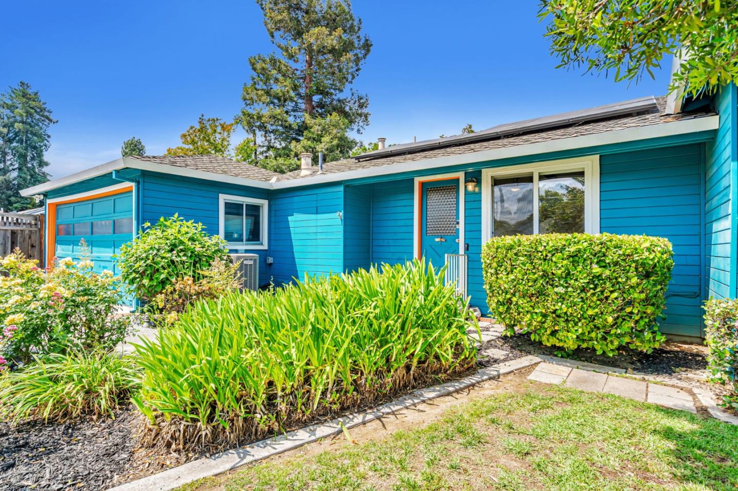 Detail Gallery Image 3 of 49 For 1800 Mcbain Ave, San Jose,  CA 95125 - 4 Beds | 2 Baths