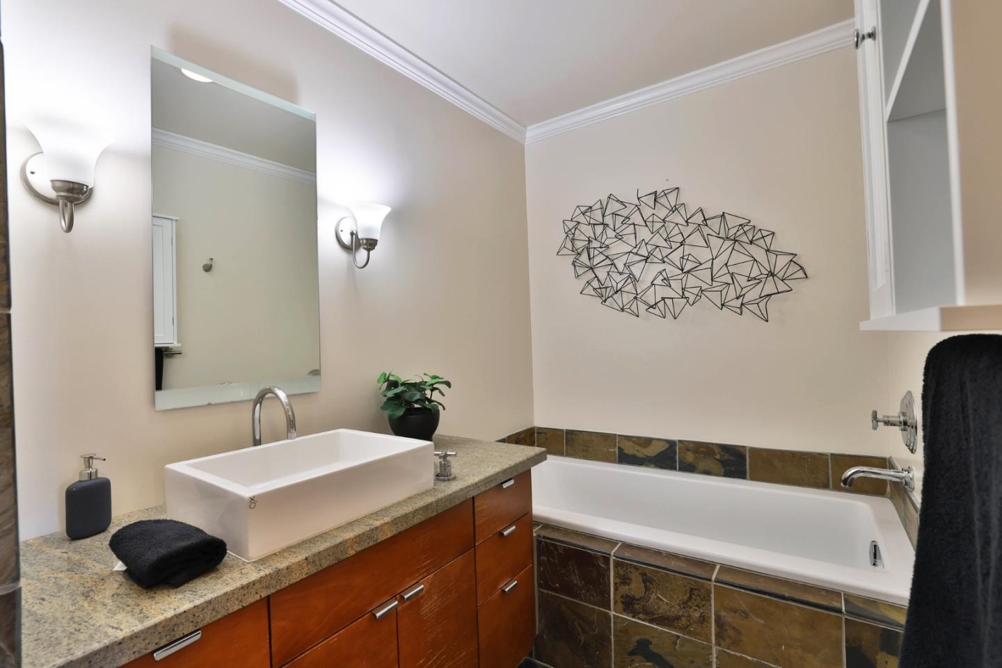Detail Gallery Image 14 of 33 For 1855 Palm View Pl #221,  Santa Clara,  CA 95050 - 2 Beds | 2 Baths