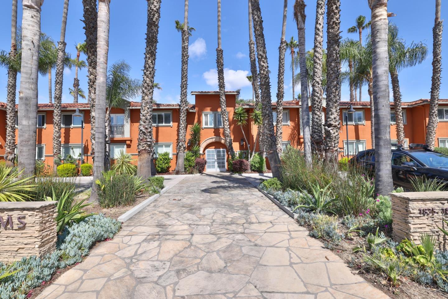 Detail Gallery Image 2 of 33 For 1855 Palm View Pl #221,  Santa Clara,  CA 95050 - 2 Beds | 2 Baths