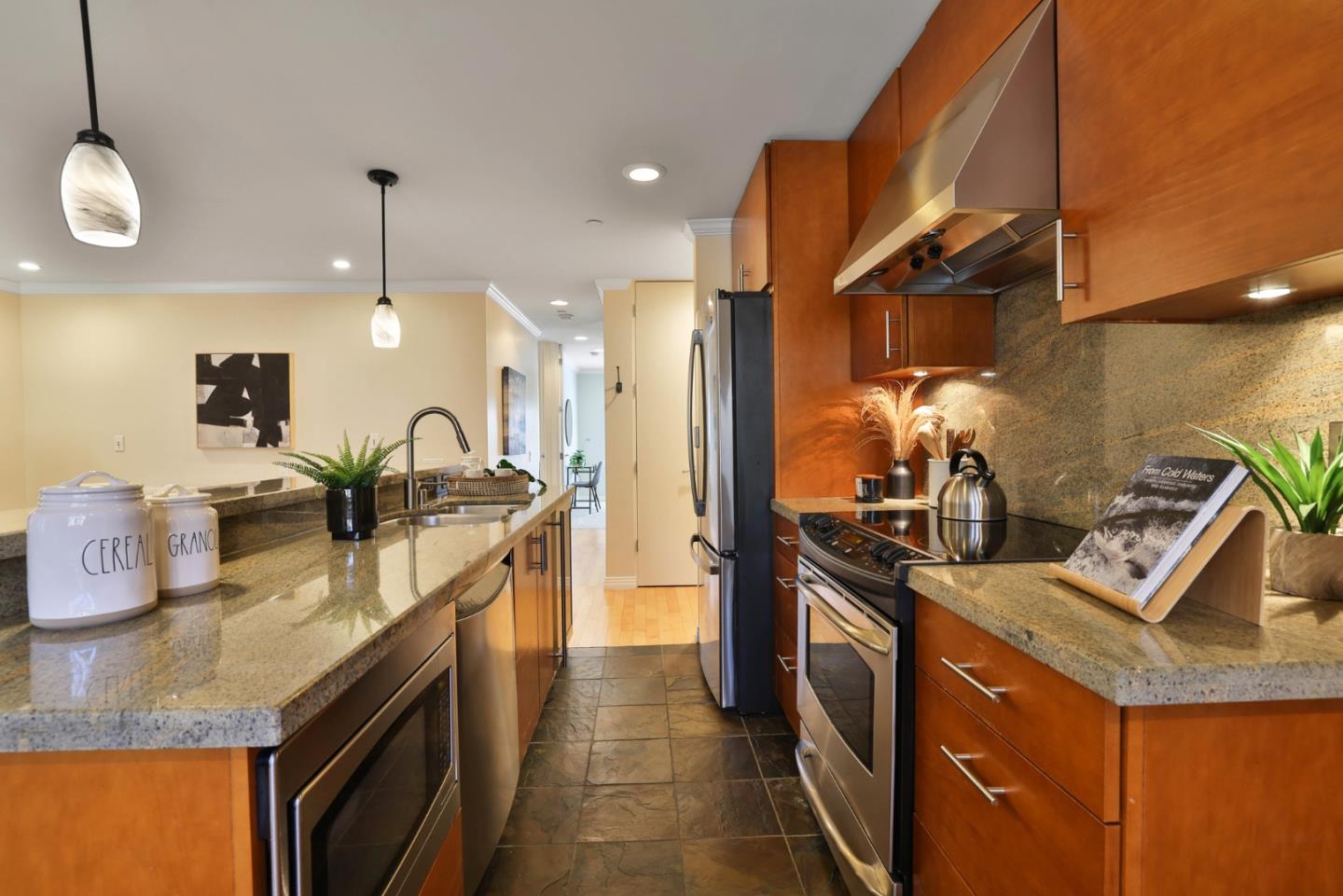 Detail Gallery Image 7 of 33 For 1855 Palm View Pl #221,  Santa Clara,  CA 95050 - 2 Beds | 2 Baths