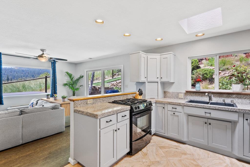 Detail Gallery Image 17 of 51 For 6443 E Zayante Rd, Felton,  CA 95018 - 3 Beds | 3 Baths