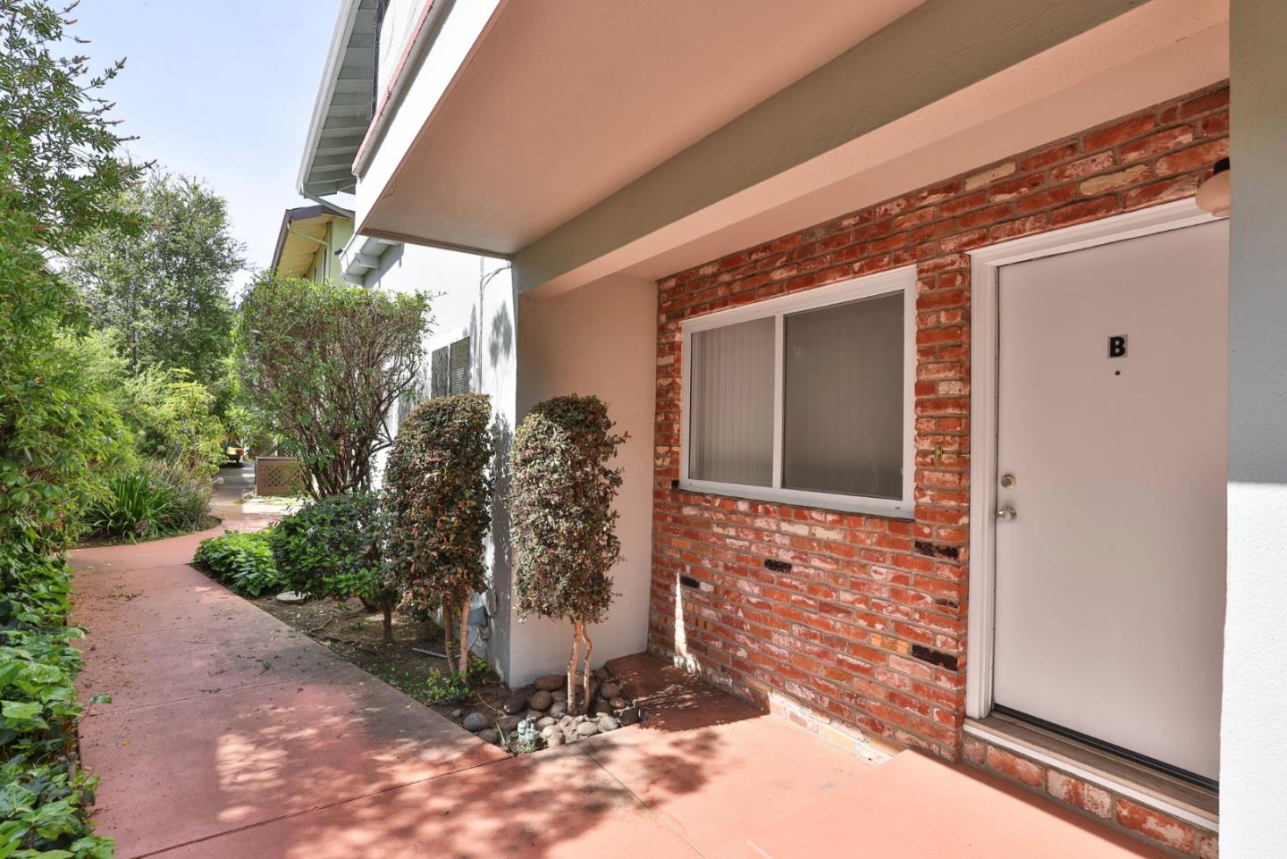 Detail Gallery Image 9 of 24 For 1830 Ednamary Way, Mountain View,  CA 94040 - – Beds | – Baths