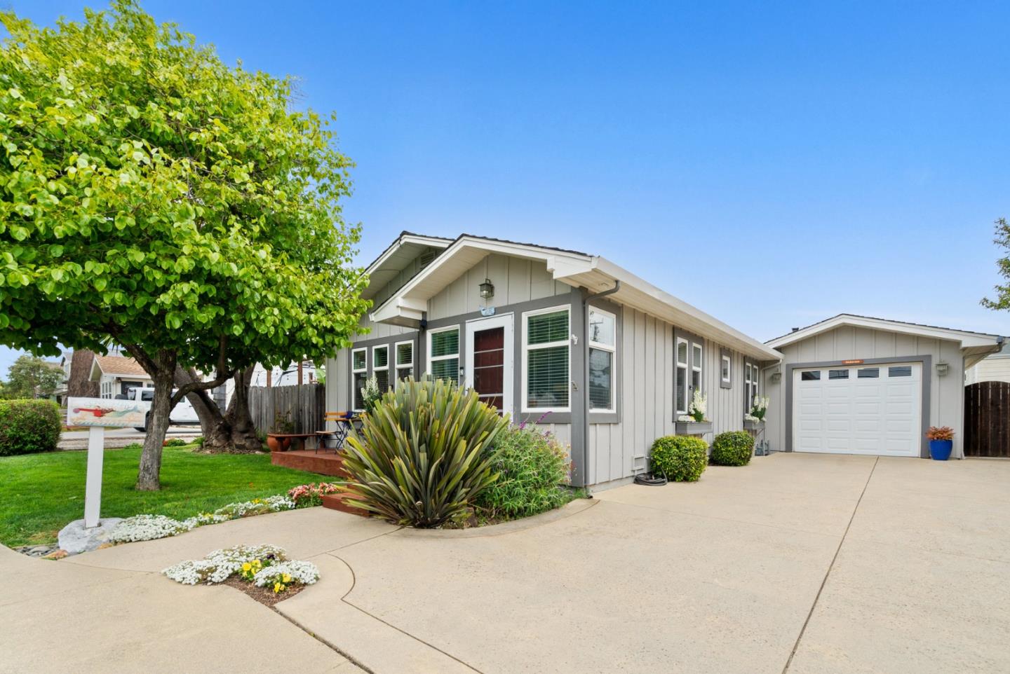Detail Gallery Image 1 of 56 For 2010 Jose Ave, Santa Cruz,  CA 95062 - 2 Beds | 2 Baths