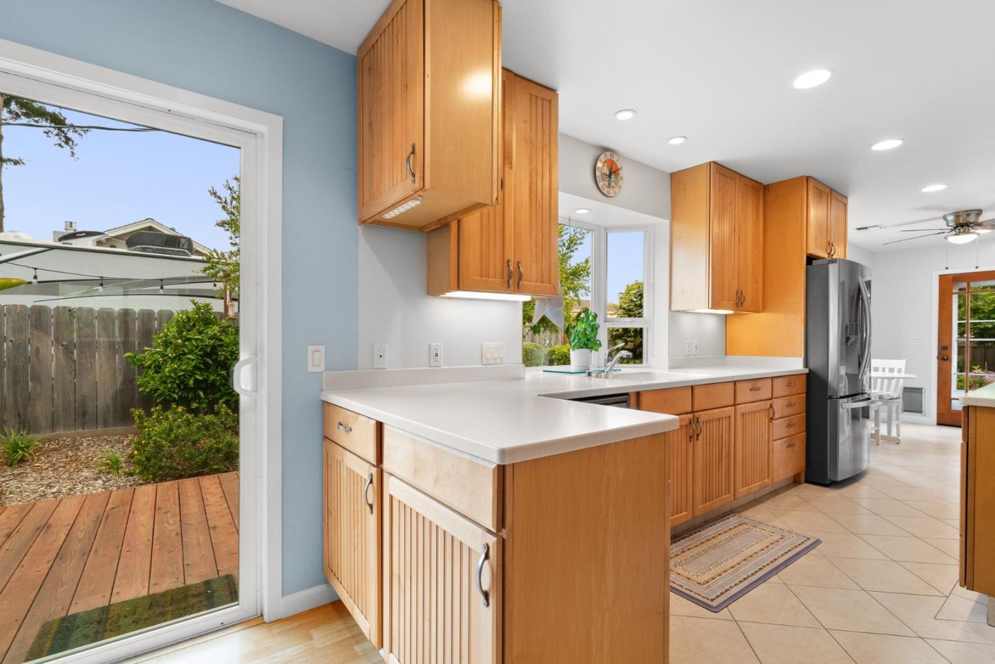Detail Gallery Image 11 of 56 For 2010 Jose Ave, Santa Cruz,  CA 95062 - 2 Beds | 2 Baths