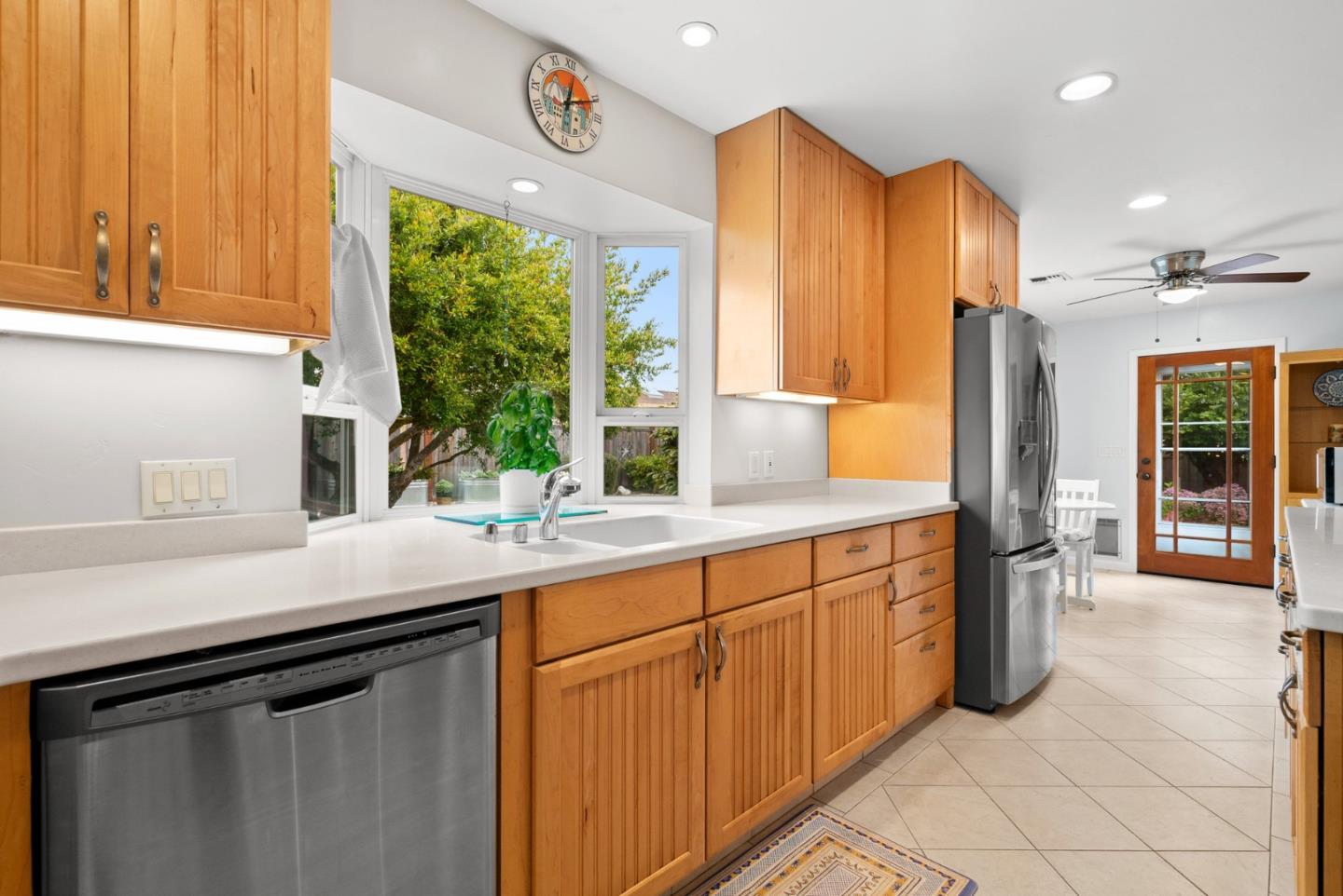 Detail Gallery Image 12 of 56 For 2010 Jose Ave, Santa Cruz,  CA 95062 - 2 Beds | 2 Baths