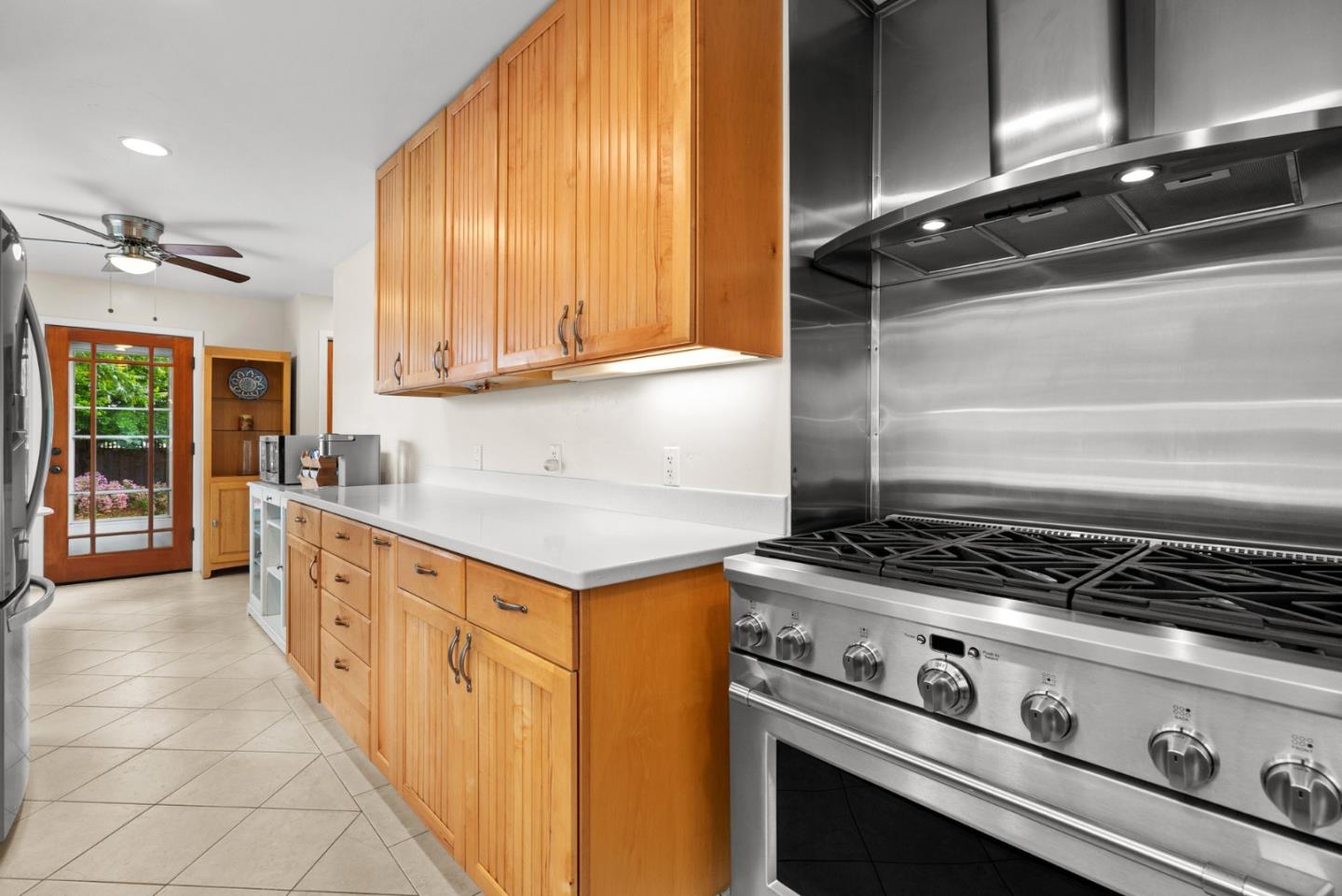 Detail Gallery Image 13 of 56 For 2010 Jose Ave, Santa Cruz,  CA 95062 - 2 Beds | 2 Baths