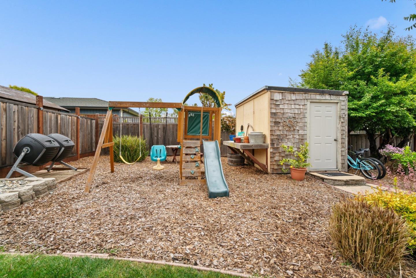 Detail Gallery Image 42 of 56 For 2010 Jose Ave, Santa Cruz,  CA 95062 - 2 Beds | 2 Baths