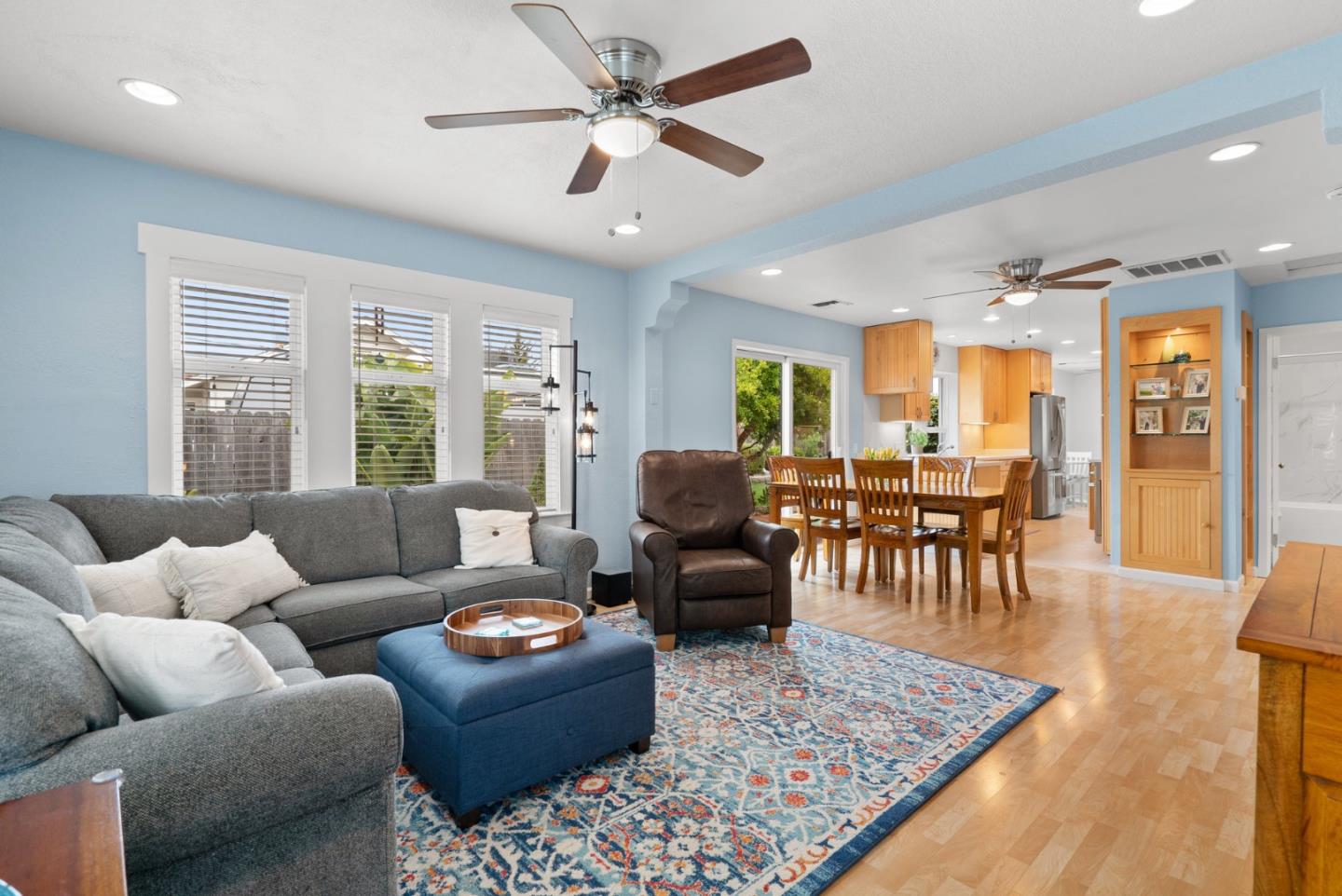 Detail Gallery Image 5 of 56 For 2010 Jose Ave, Santa Cruz,  CA 95062 - 2 Beds | 2 Baths