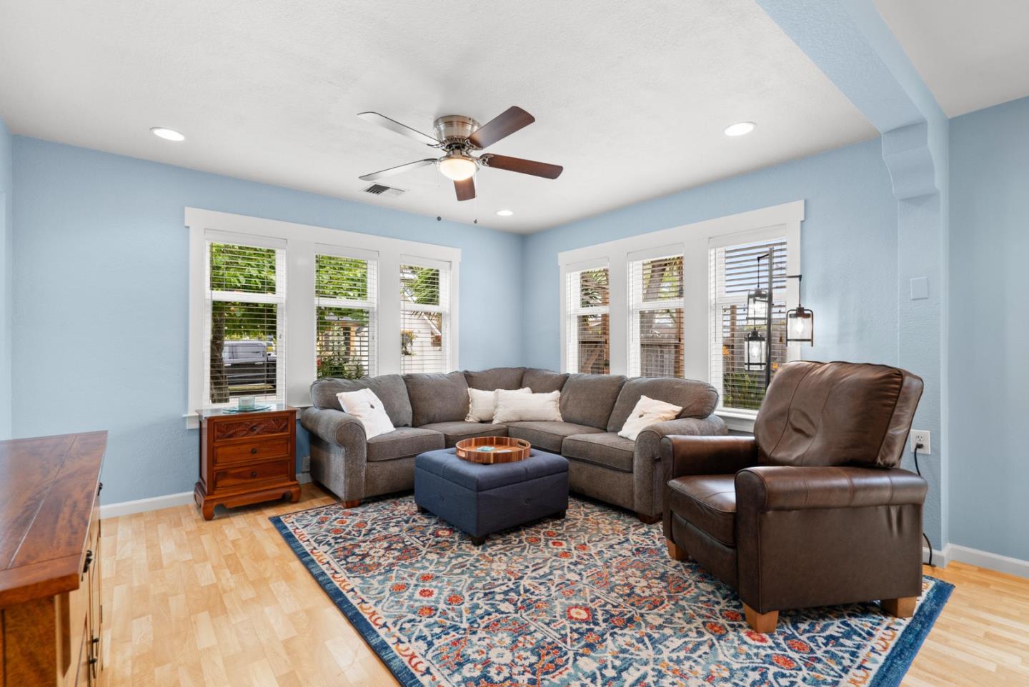 Detail Gallery Image 6 of 56 For 2010 Jose Ave, Santa Cruz,  CA 95062 - 2 Beds | 2 Baths