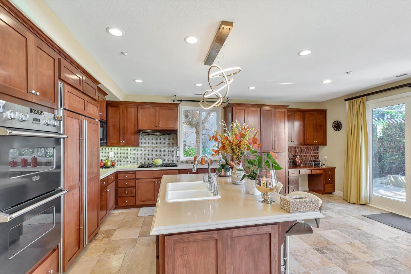 Detail Gallery Image 16 of 44 For 2330 Stonecress St, Gilroy,  CA 95020 - 5 Beds | 4 Baths