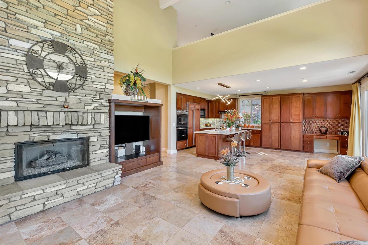 Detail Gallery Image 9 of 44 For 2330 Stonecress St, Gilroy,  CA 95020 - 5 Beds | 4 Baths